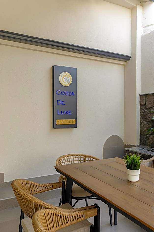 Costa De Luxe Suites