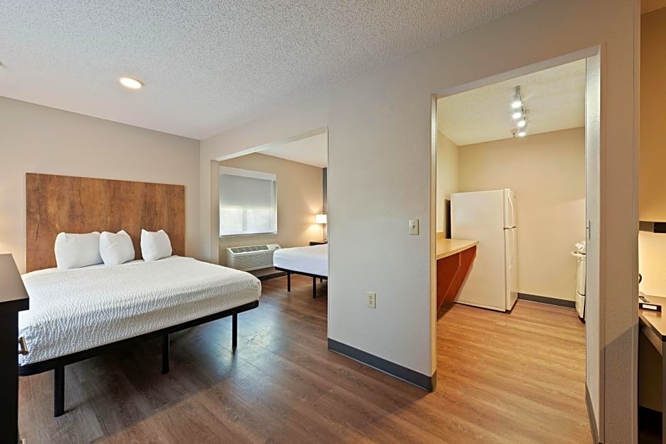 Extended Stay America Suites - Charlotte - University Place - E. McCullough Dr.