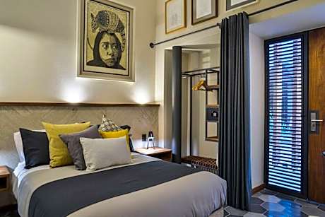 Standard Queen Room