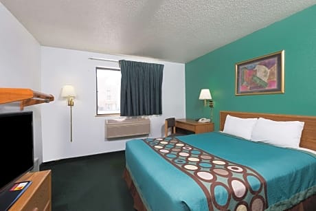 1 Queen Bed Non-Smoking