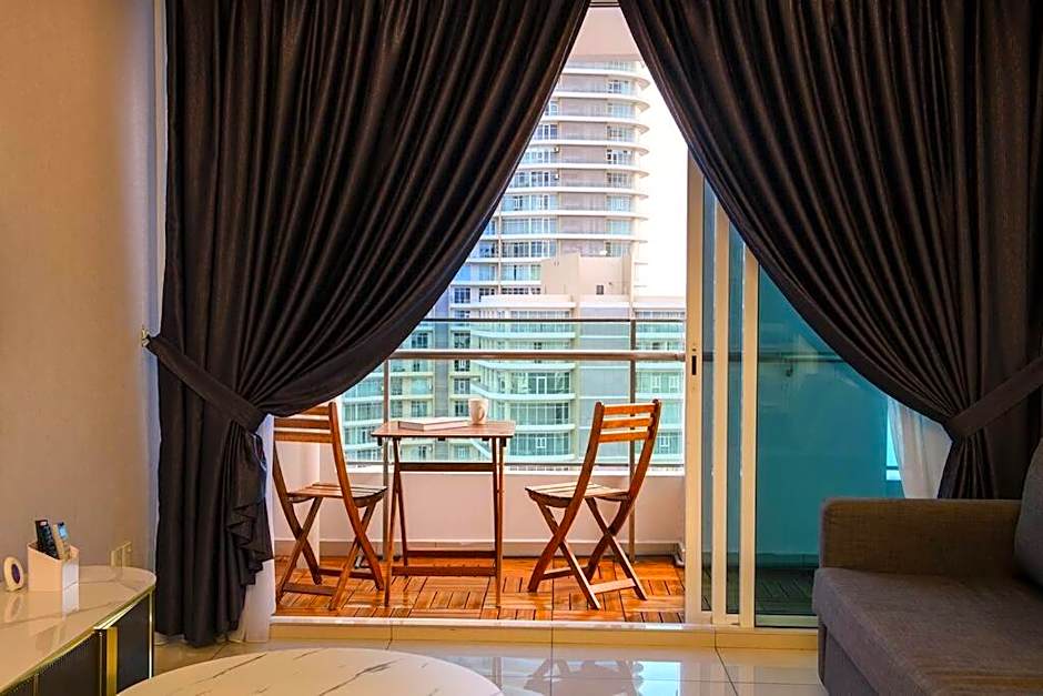 2R2B Seaview Serenity 1 to 8pax Gurney Mansion One