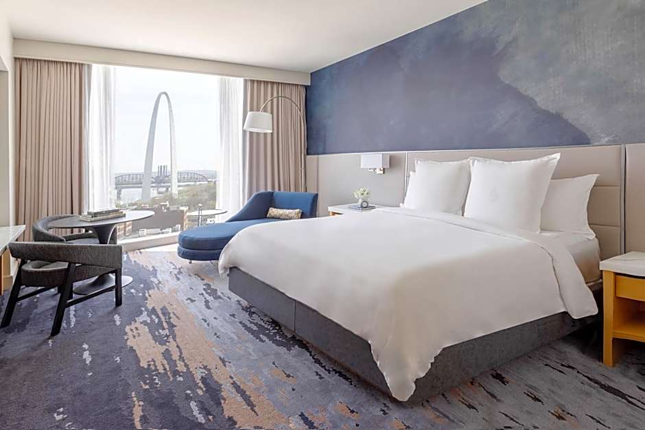 Four Seasons Hotel St Louis