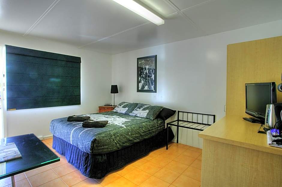 Halls Creek Motel