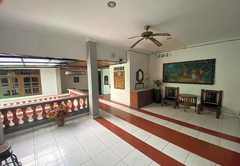 Hotel Candra Adigraha