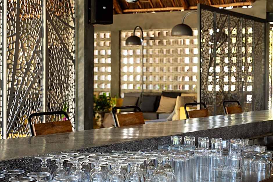 Casa Beach Hotel "Casa Del Mar"