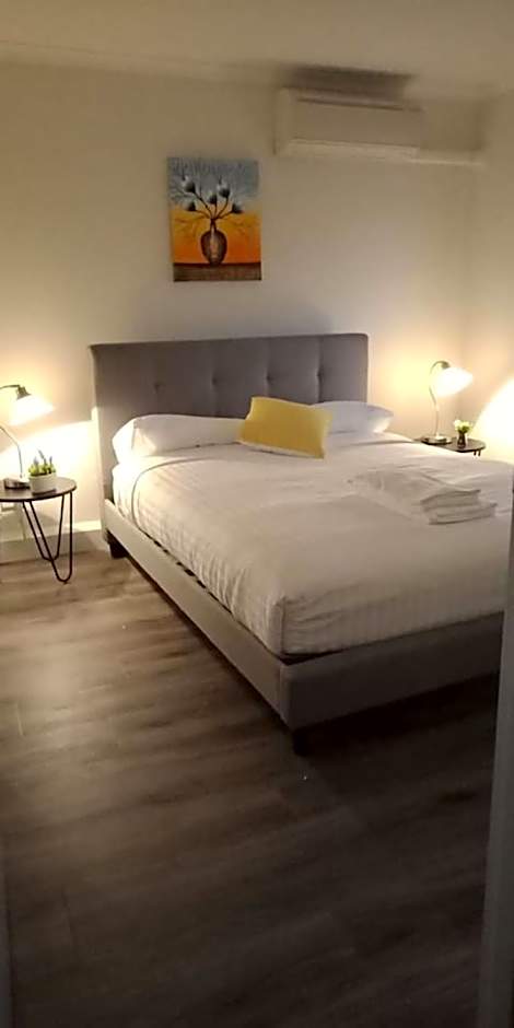 Modern 2BR Apartment and Parking in Griffith - Hosted by Canstay