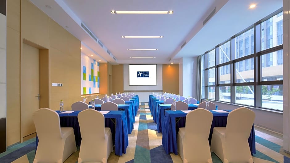 Holiday Inn Express Qingdao West Coast By IHG