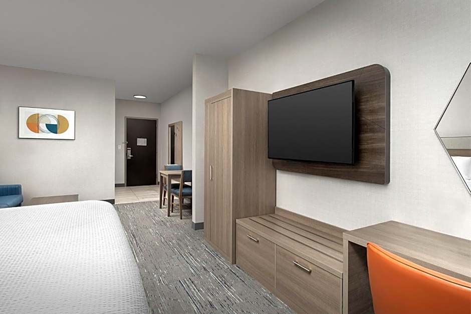 Holiday Inn Express & Suites Knoxville-Clinton By IHG