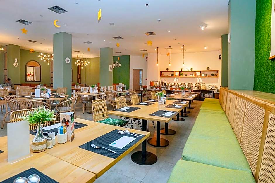 Radja Art and Boutique Hotel Simpang Lima