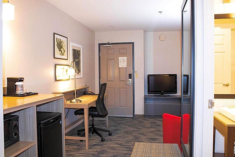 Country Inn & Suites by Radisson, Carlisle, PA