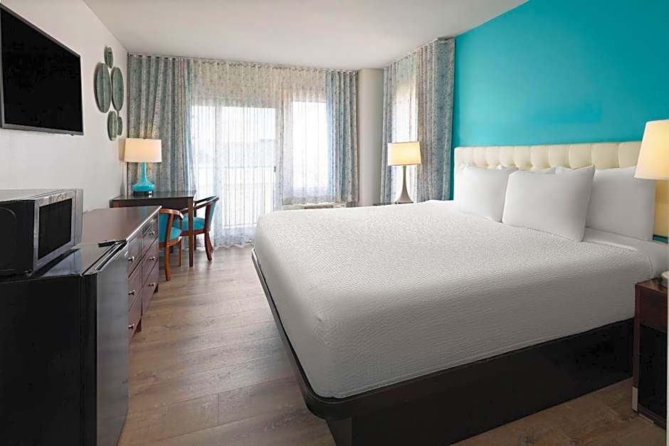 Howard Johnson Plaza Hotel by Wyndham Ocean City Oceanfront