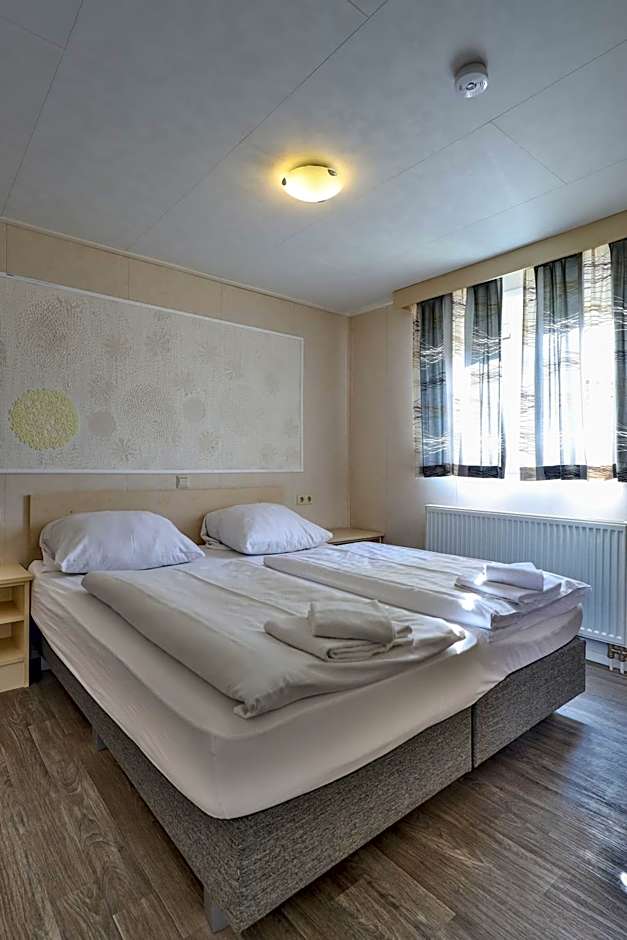 M13 Hotel
