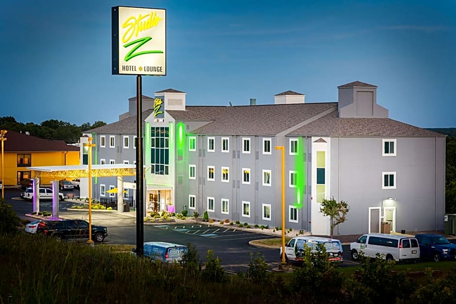 Studio Z, Ascend Hotel Collection
