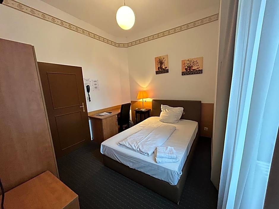 Hotel Adam