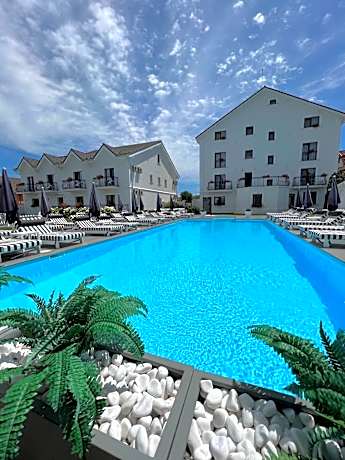Krystal Boutique Mansion