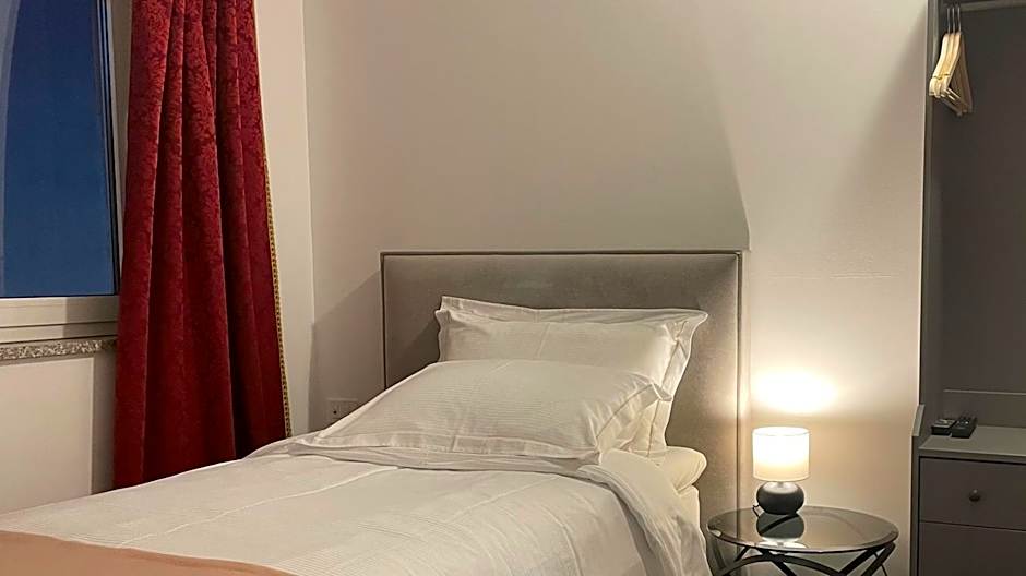 MADONCA ROOMS & RESTAURANT