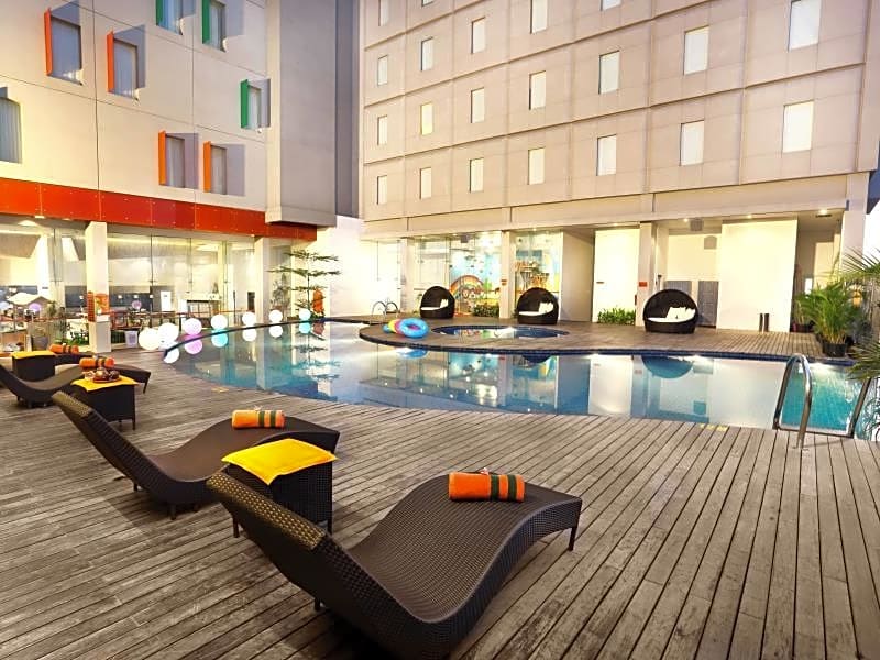 HARRIS Hotel & Conventions Gubeng