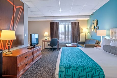 1 King Bed, Deluxe Mobility Accessible Room, Non-Smoking