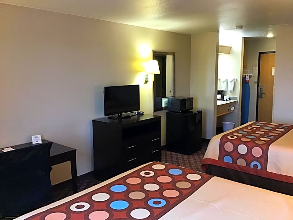 Super 8 by Wyndham Heyburn/Burley Area