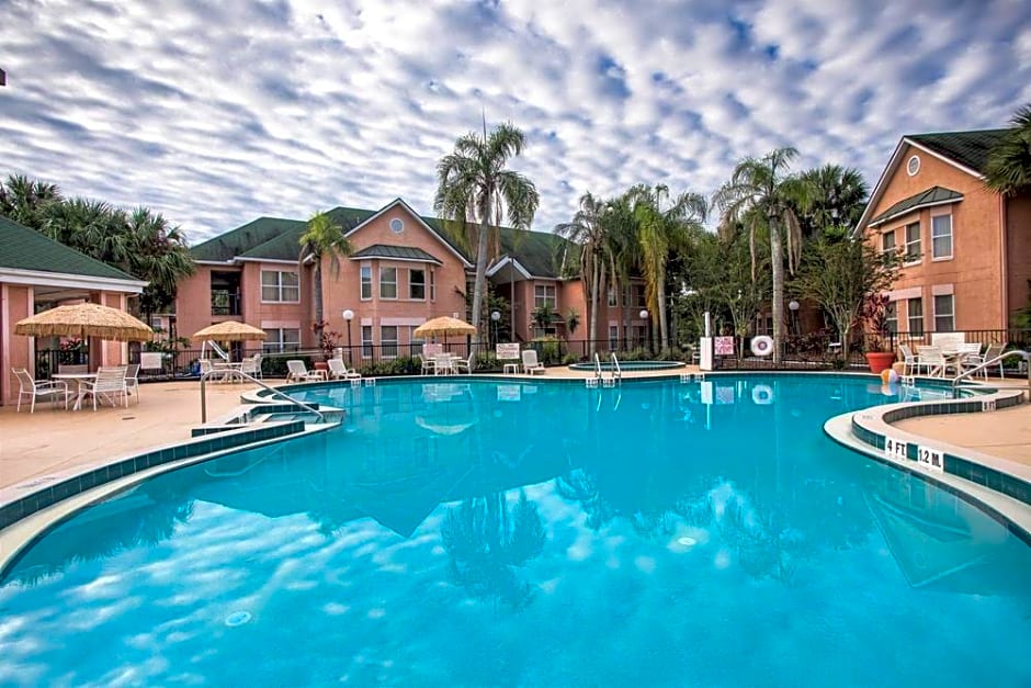 Palms Hotel and Villas