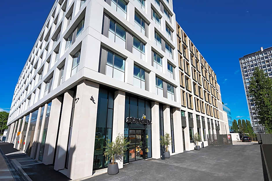 Staycity Aparthotels Paris La Defense