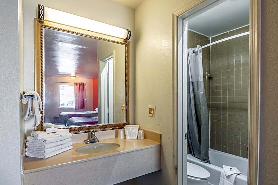 Motel 6-Portsmouth, VA