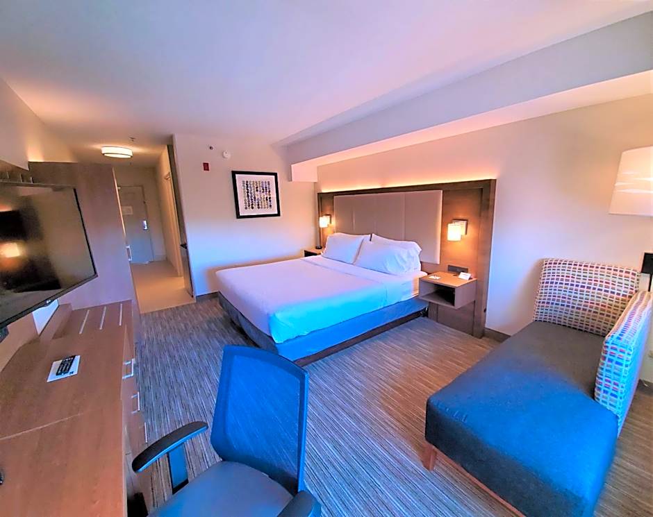 Holiday Inn Express Hotel & Suites Lynnwood By IHG