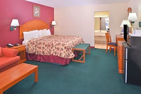 One King Bed Suite Non-Smoking