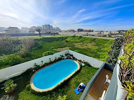 Vagueira Guest House & Beach Hostel