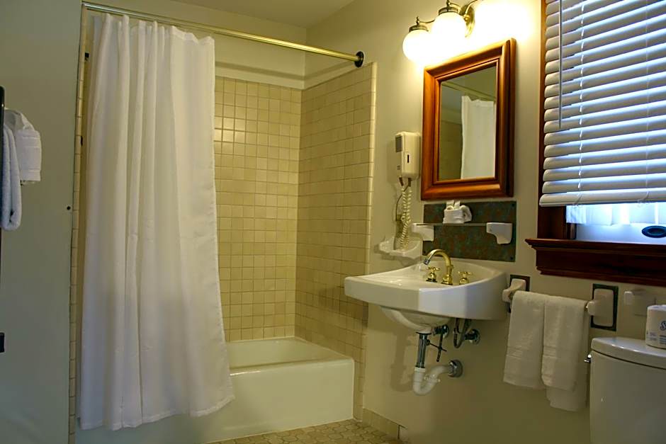 Pacific Grove Inn