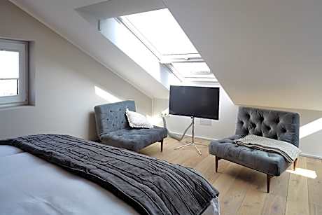 Loft-Private Bathroom-Garden View