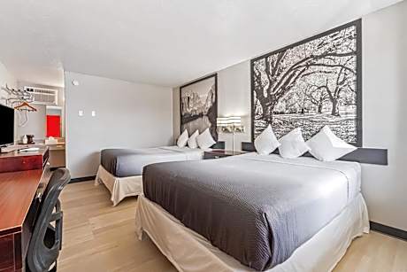 Queen Room with Two Queen Beds - Non-Smoking