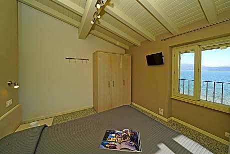 Studio with Lake View