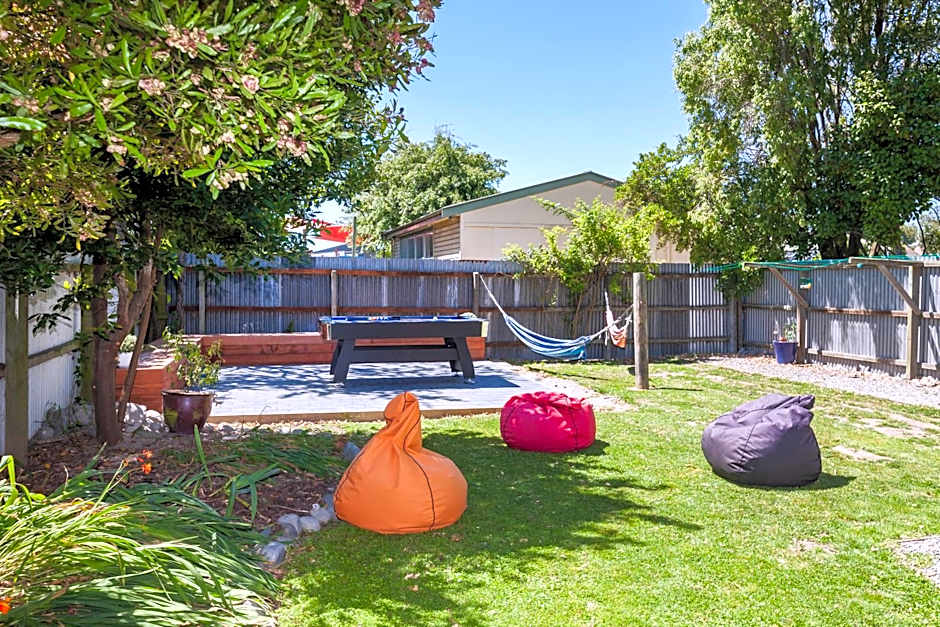 Around The World Backpackers