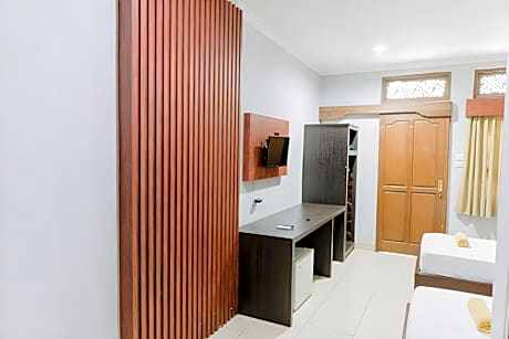 Superior Twin Pool View