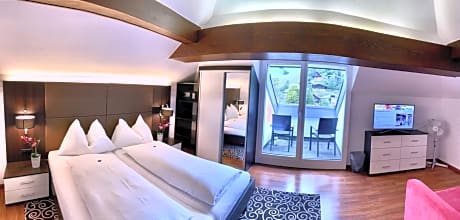 Deluxe Penthouse Suite with Panorama view