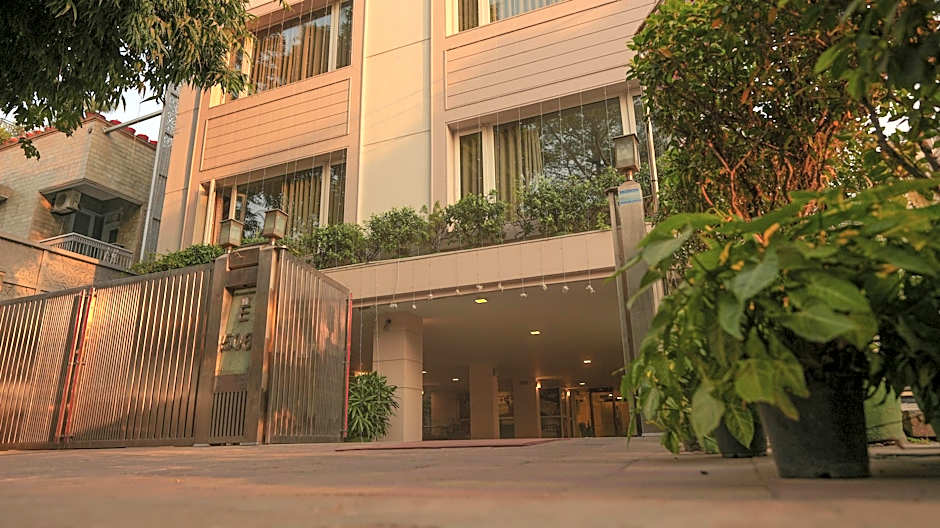 Alpina Hotels & Suites