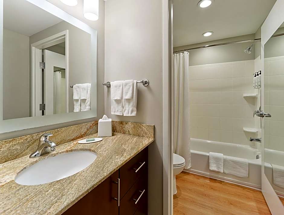 TownePlace Suites by Marriott Orlando at FLAMINGO CROSSINGS Town