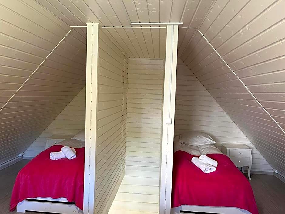 Domki nad jeziorem Kazub