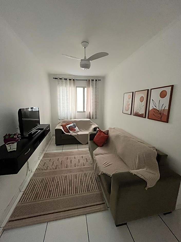 Pé na areia - 6 Hospedes Praia da Guilhermina- WI FI - Garagem- Quiosques e bares Supermercados ao lado