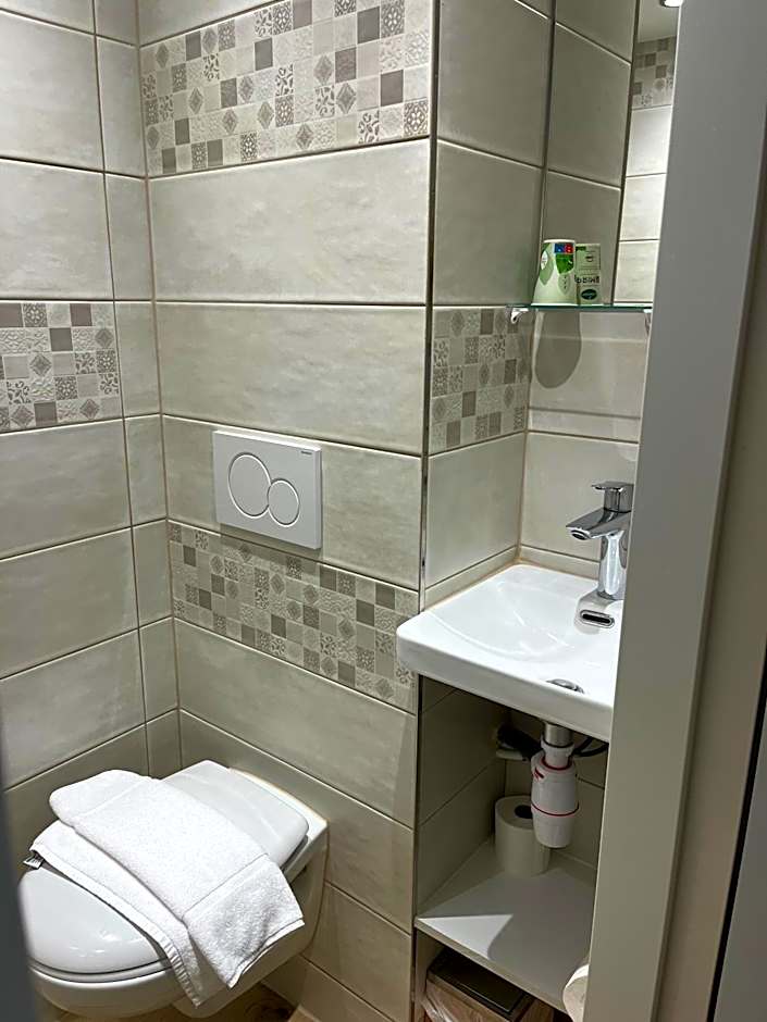 Brit Hotel La Bonne Etape