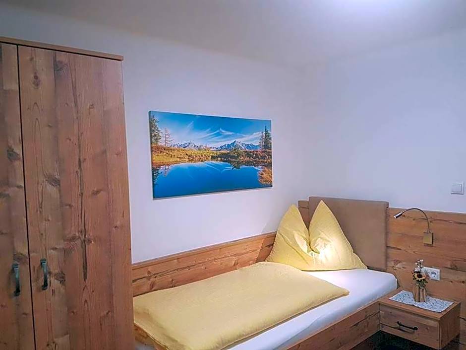 modern&renovated - Hotelpension Oberauer Wagrain