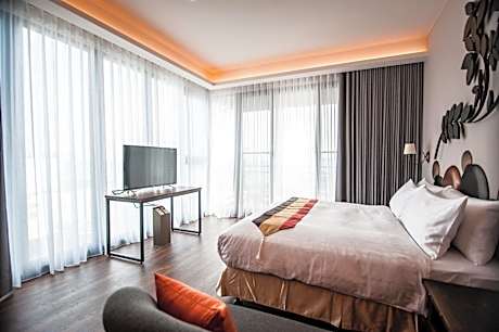 Deluxe Double Room with Balcony and Sea View