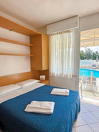 Economy Triple Room