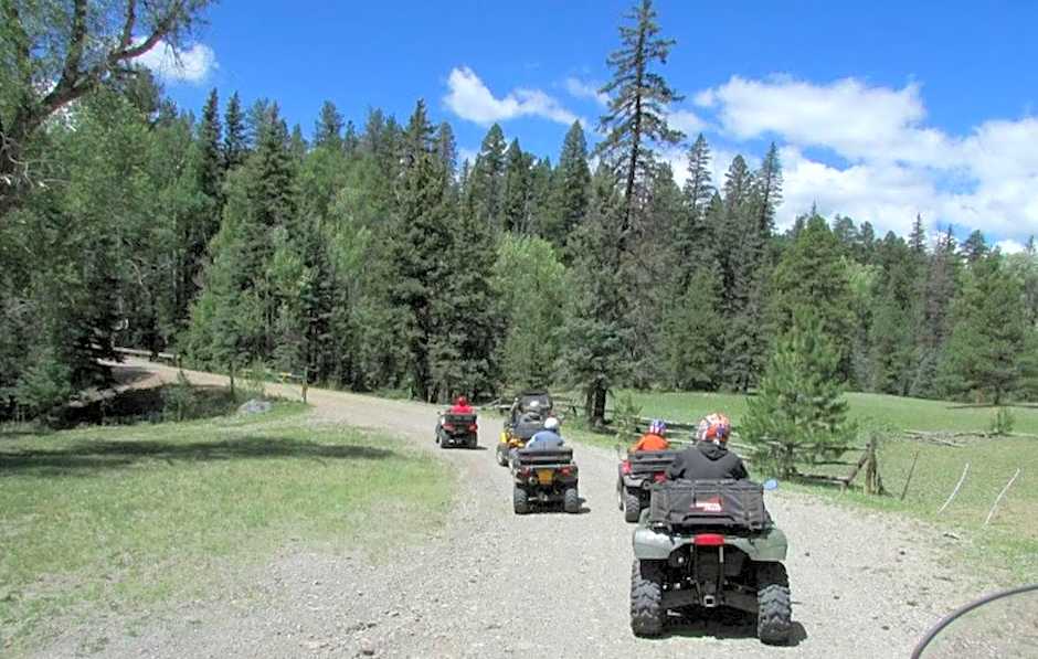 Ute Bluff Lodge, Cabins and RV park