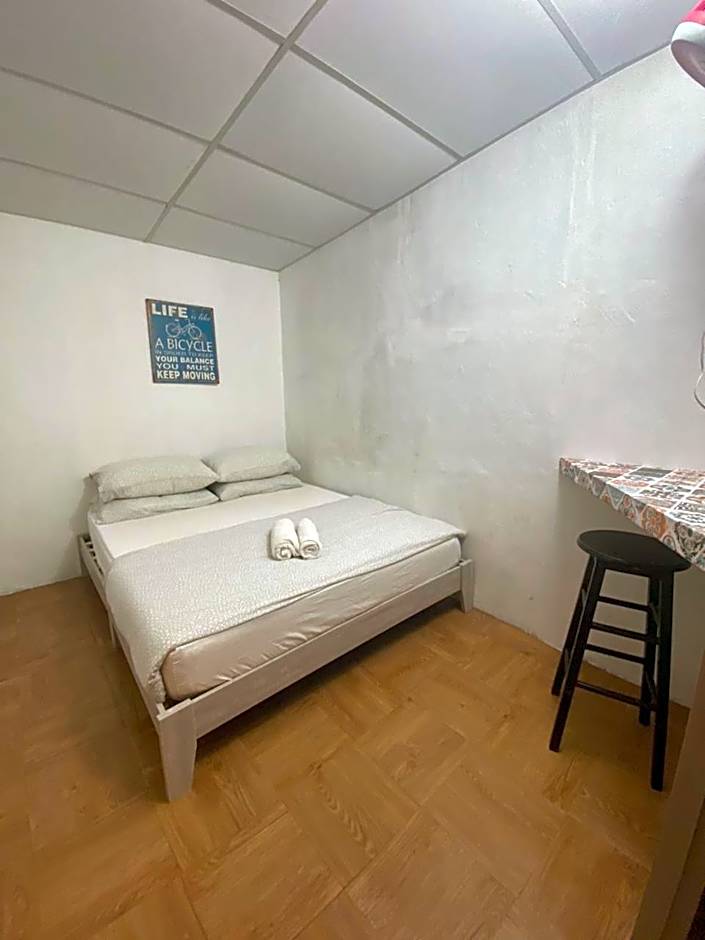 Hikers Sleep Port Guesthouse