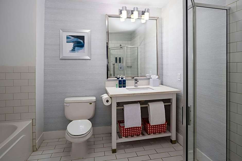 Four Points By Sheraton Victoria Gateway
