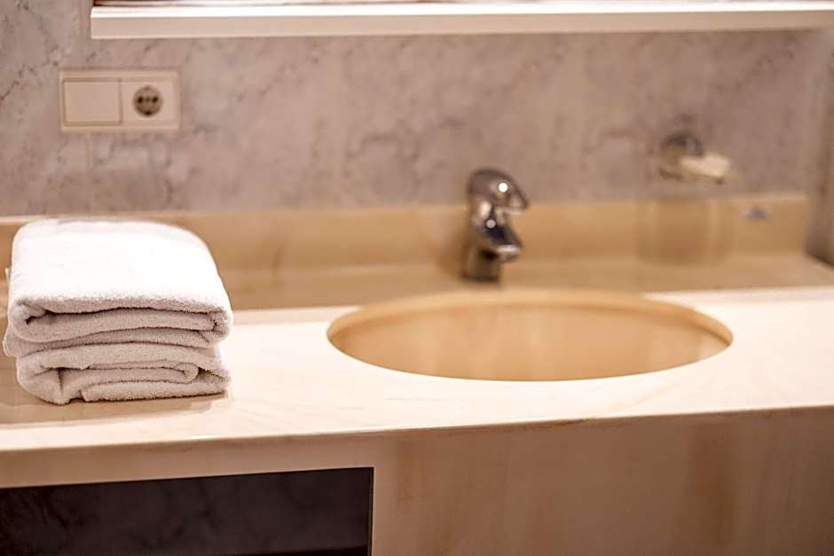 EGGER Apartments & Suites