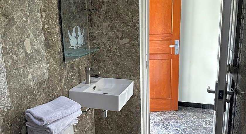 Nofrah House Syariah Mitra RedDoorz