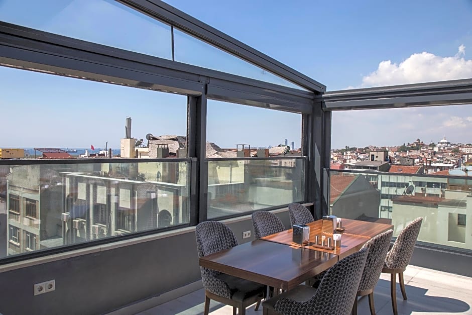 The Meretto Hotel LALELi